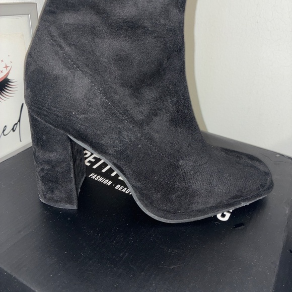High heel boots - Picture 3 of 4